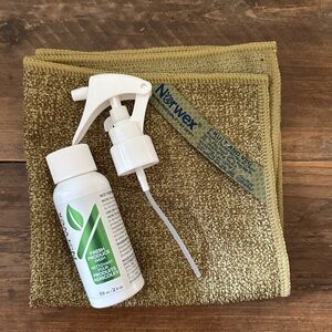 Norwex Veggie & Fruit Scrub Cloth with Mini Fresh Produce Wash (2 oz)